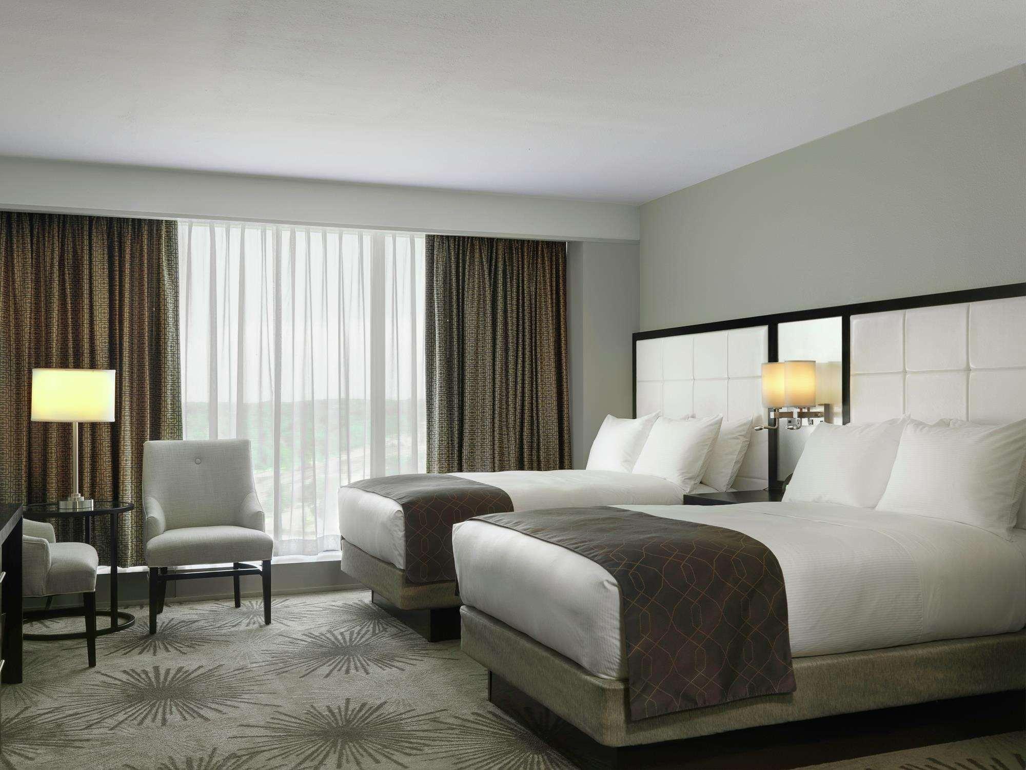 Doubletree By Hilton Hotel Cedar Rapids Convention Complex Εξωτερικό φωτογραφία