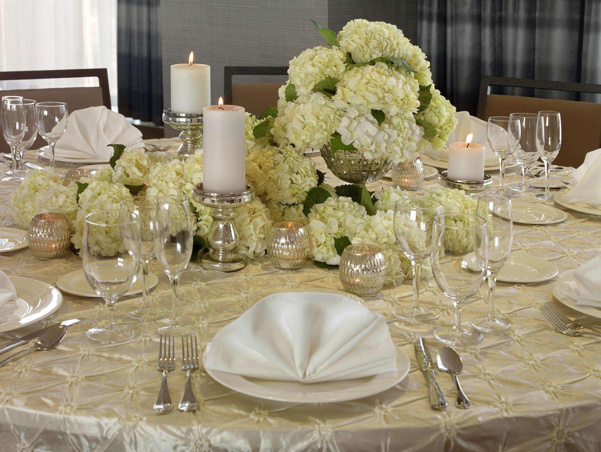 Doubletree By Hilton Hotel Cedar Rapids Convention Complex Εξωτερικό φωτογραφία