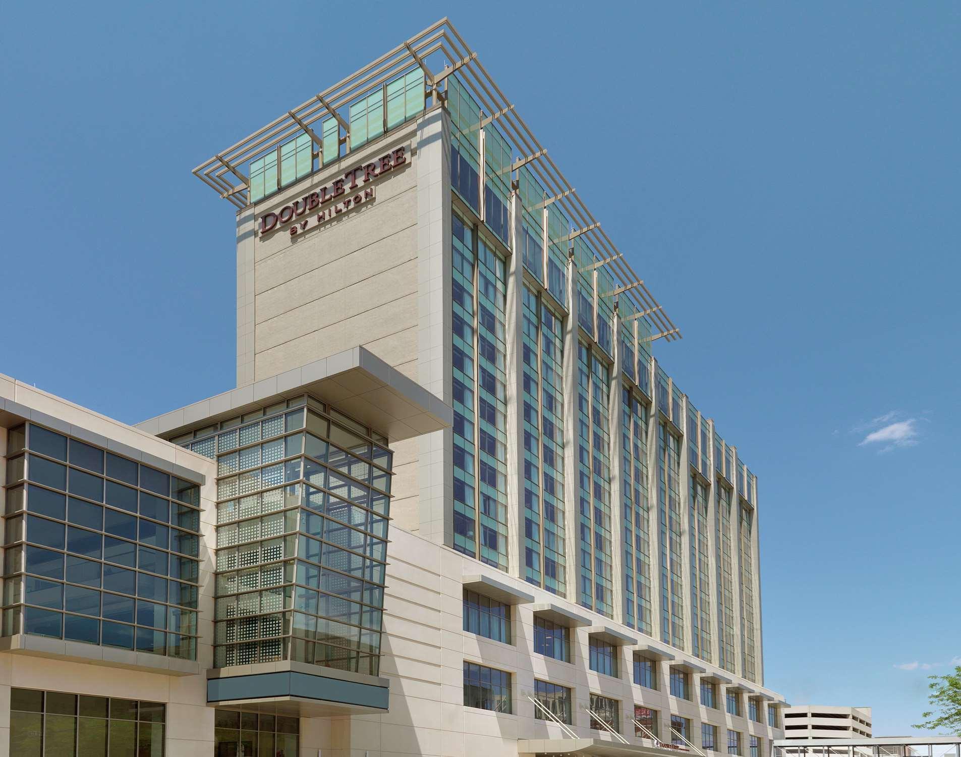 Doubletree By Hilton Hotel Cedar Rapids Convention Complex Εξωτερικό φωτογραφία