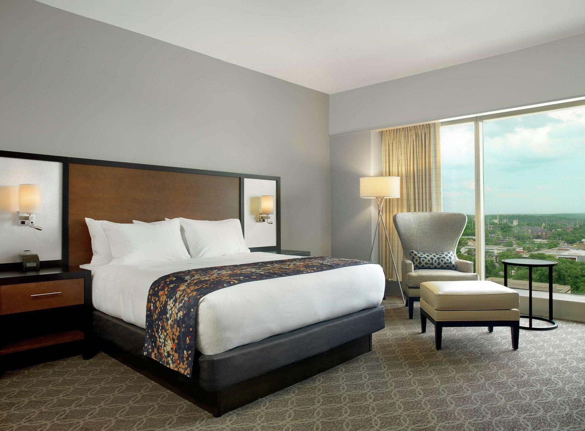 Doubletree By Hilton Hotel Cedar Rapids Convention Complex Εξωτερικό φωτογραφία