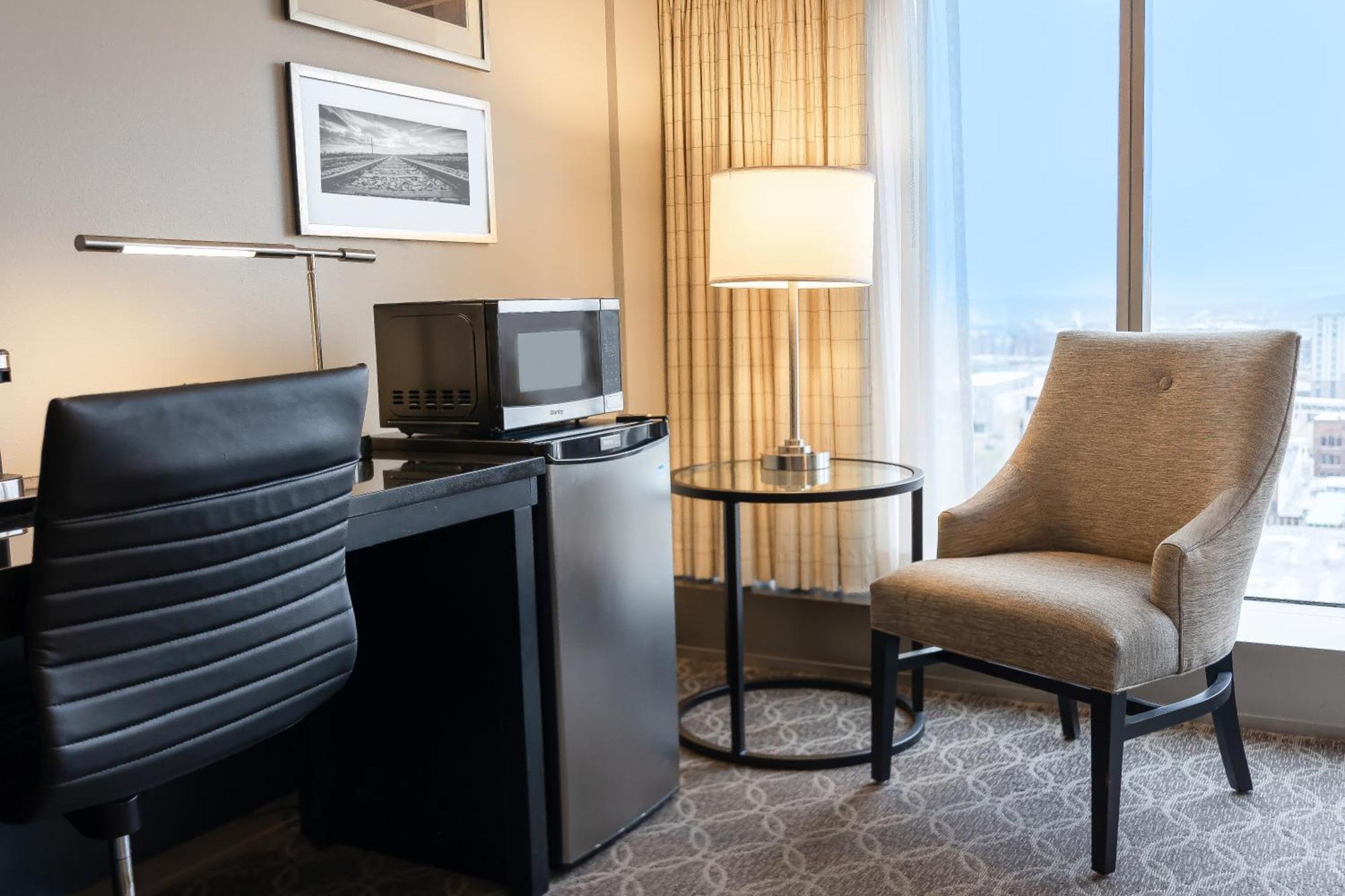 Doubletree By Hilton Hotel Cedar Rapids Convention Complex Εξωτερικό φωτογραφία