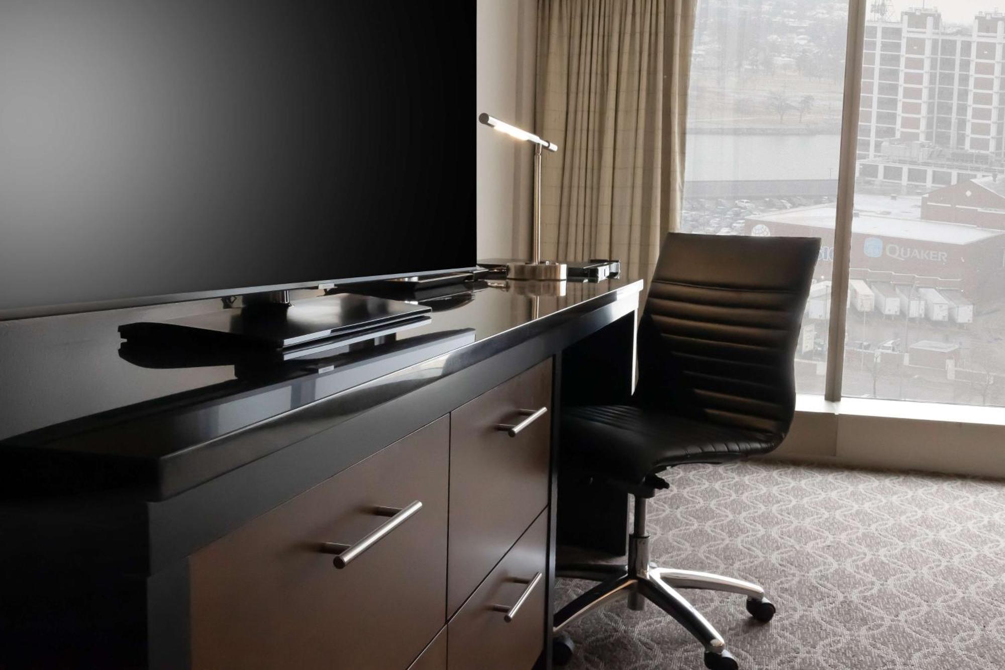 Doubletree By Hilton Hotel Cedar Rapids Convention Complex Εξωτερικό φωτογραφία