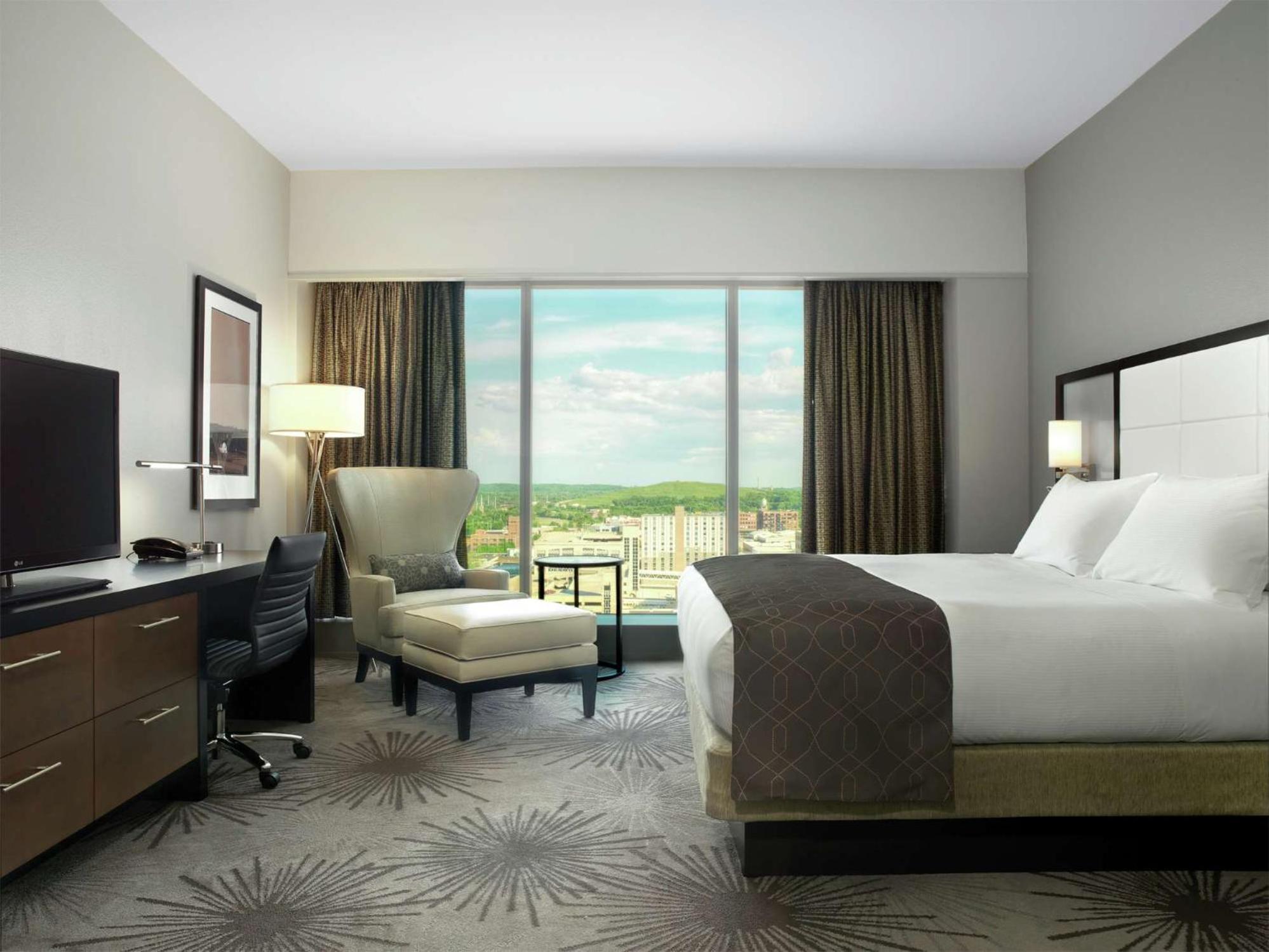 Doubletree By Hilton Hotel Cedar Rapids Convention Complex Εξωτερικό φωτογραφία