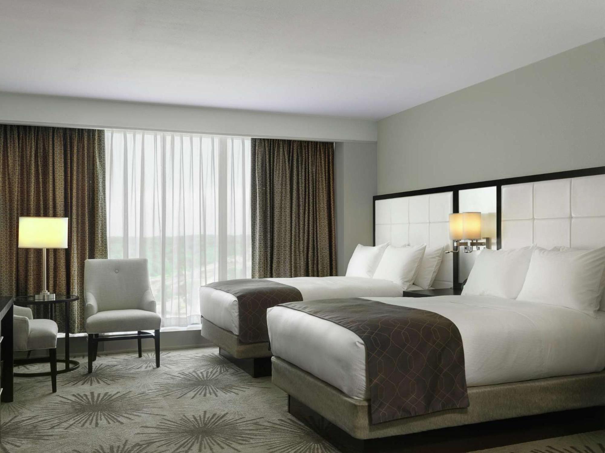 Doubletree By Hilton Hotel Cedar Rapids Convention Complex Εξωτερικό φωτογραφία