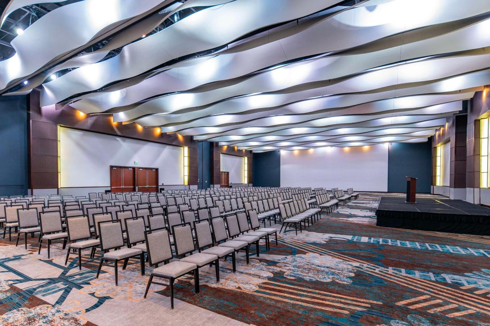 Doubletree By Hilton Hotel Cedar Rapids Convention Complex Εξωτερικό φωτογραφία