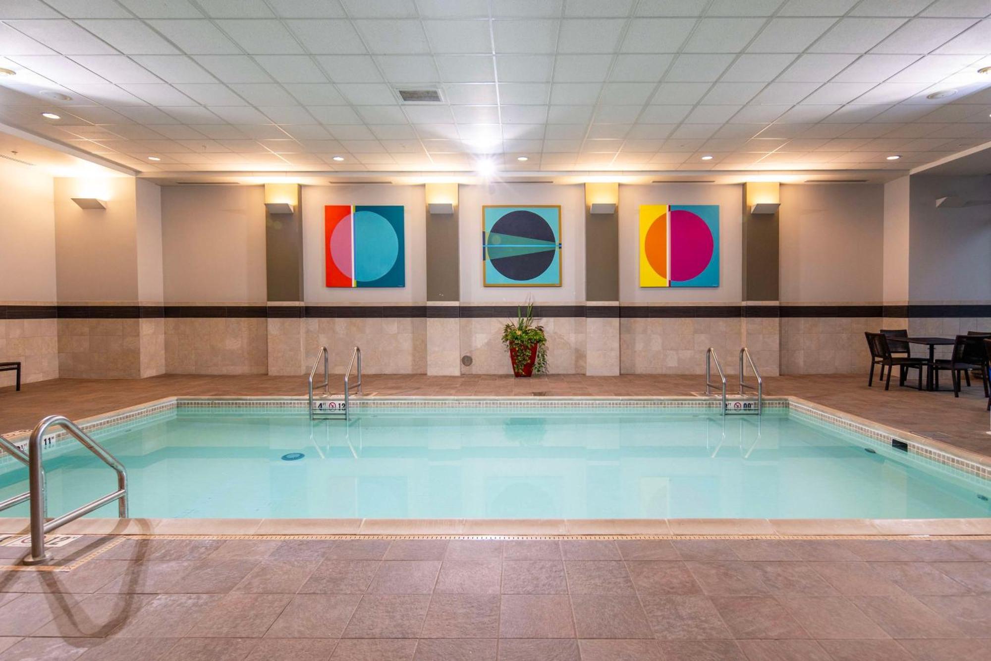 Doubletree By Hilton Hotel Cedar Rapids Convention Complex Εξωτερικό φωτογραφία